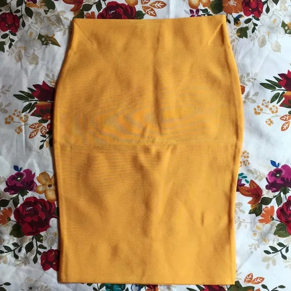 NWT HONEY Yellow Bandage Knit Gold Pencil Slip on Skirt by WOW Couture