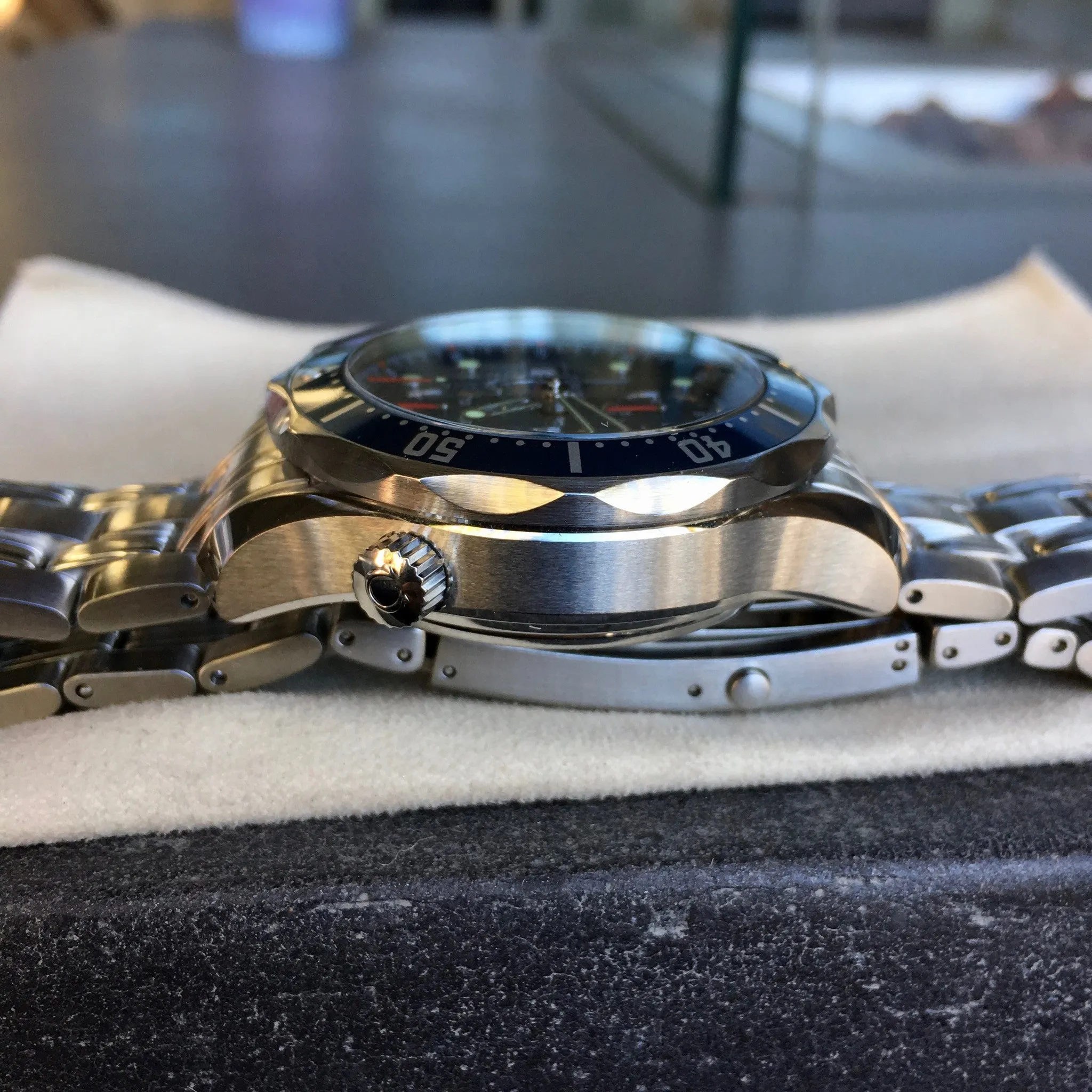 Omega Seamaster 2225.80 Professional Chronograph James Bond Full Set Watch