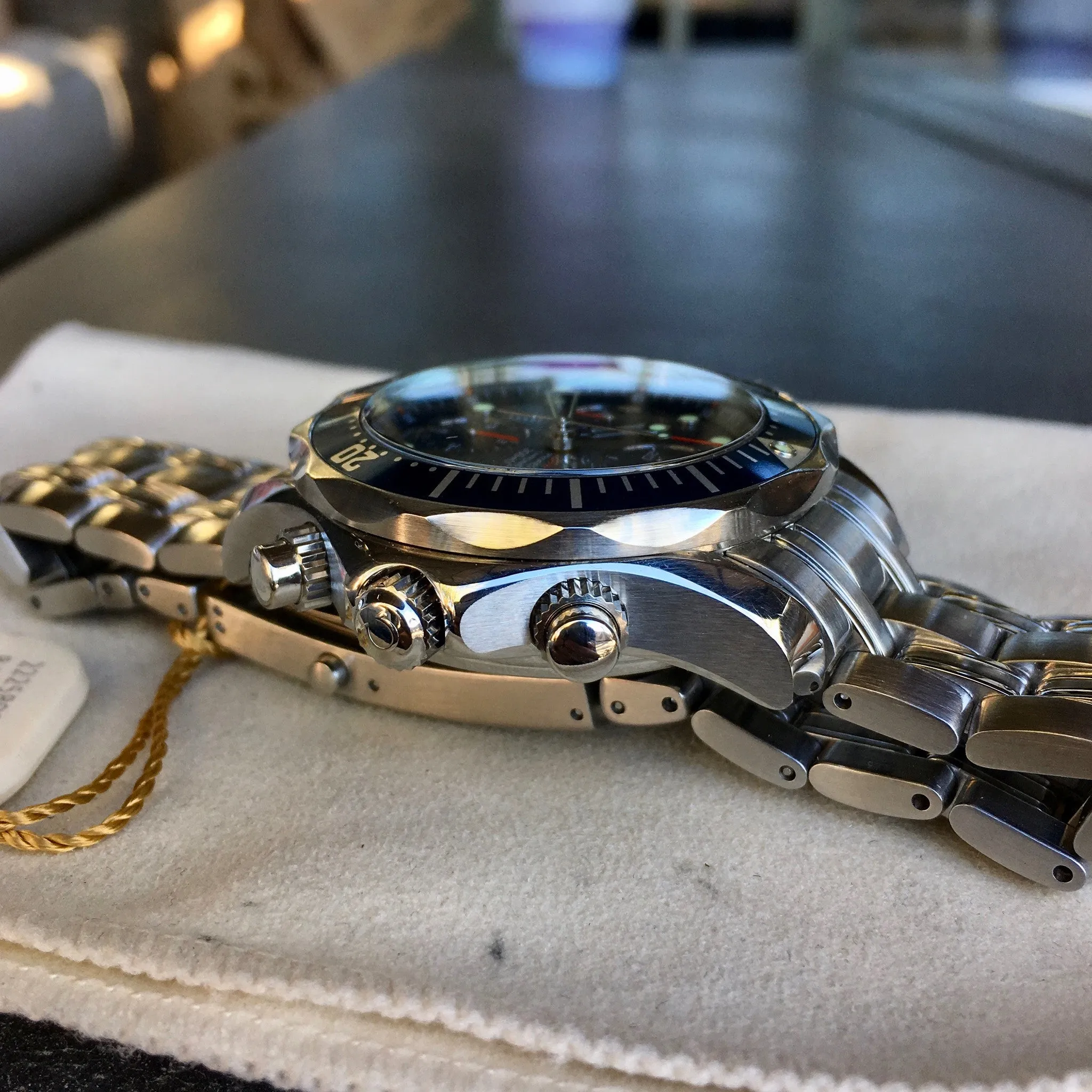 Omega Seamaster 2225.80 Professional Chronograph James Bond Full Set Watch