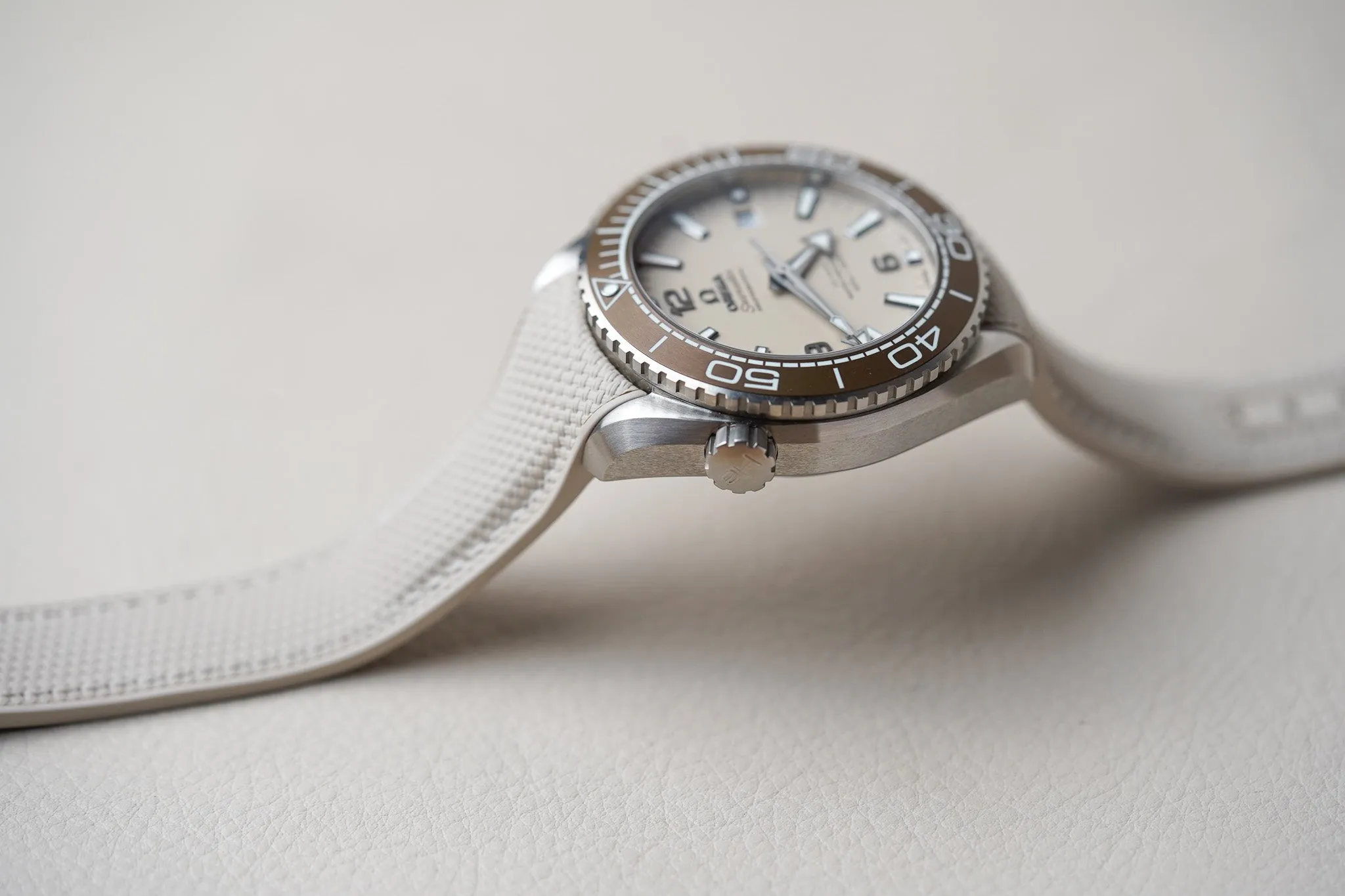 Omega Seamaster Planet Ocean 600M Khaki 215.32.44.21.09.001