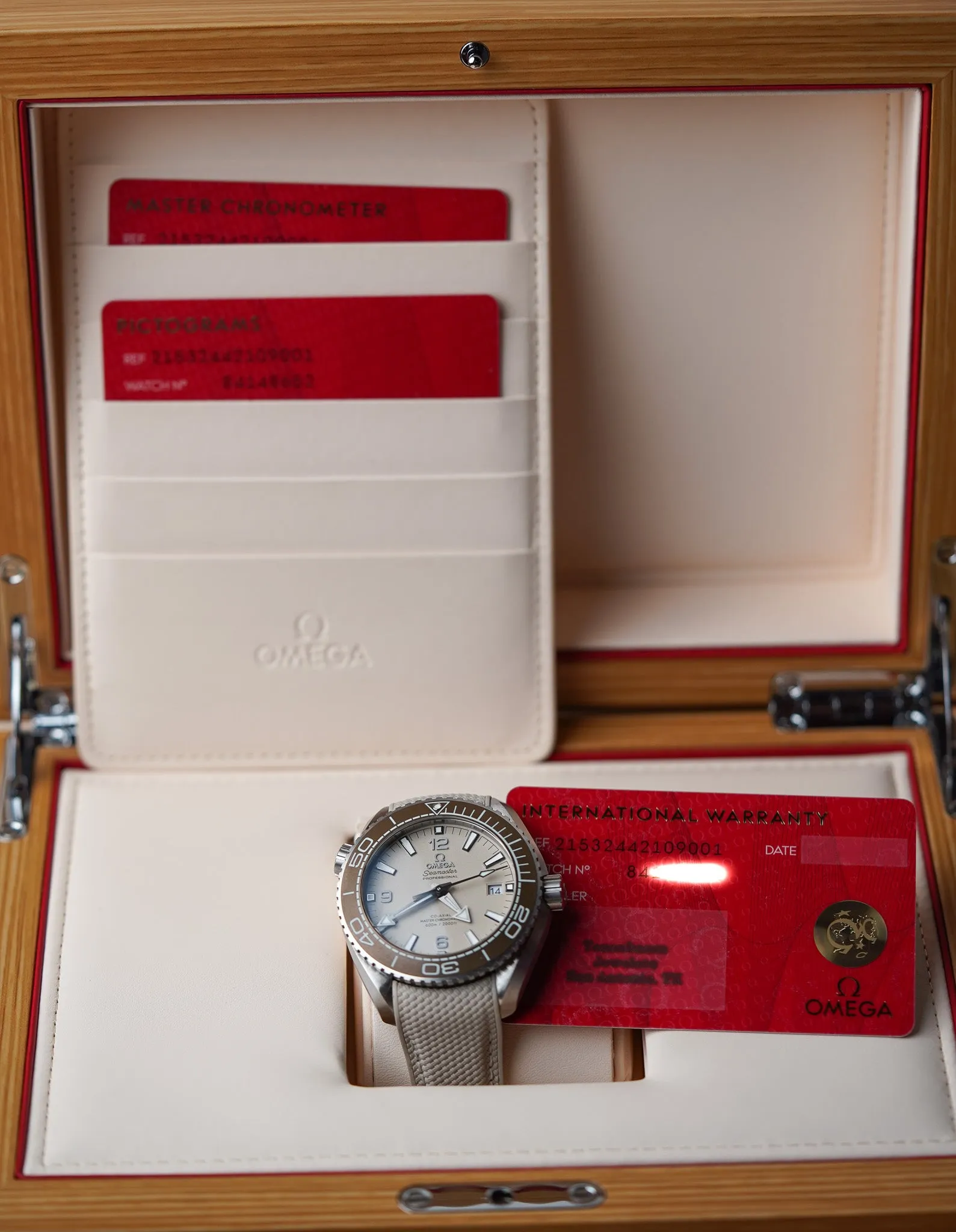 Omega Seamaster Planet Ocean 600M Khaki 215.32.44.21.09.001