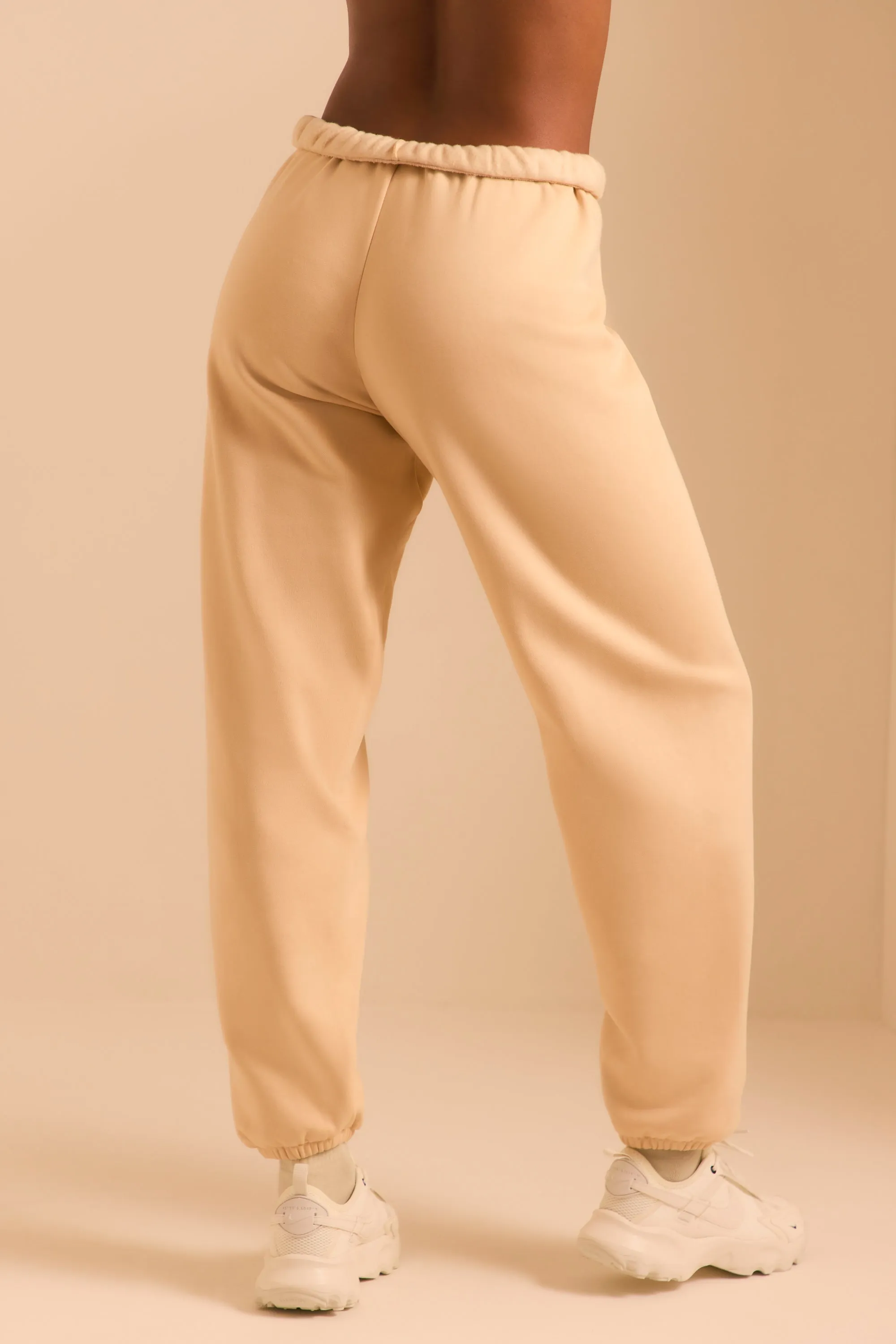 Pacific - Relaxed Fit Joggers in Sand