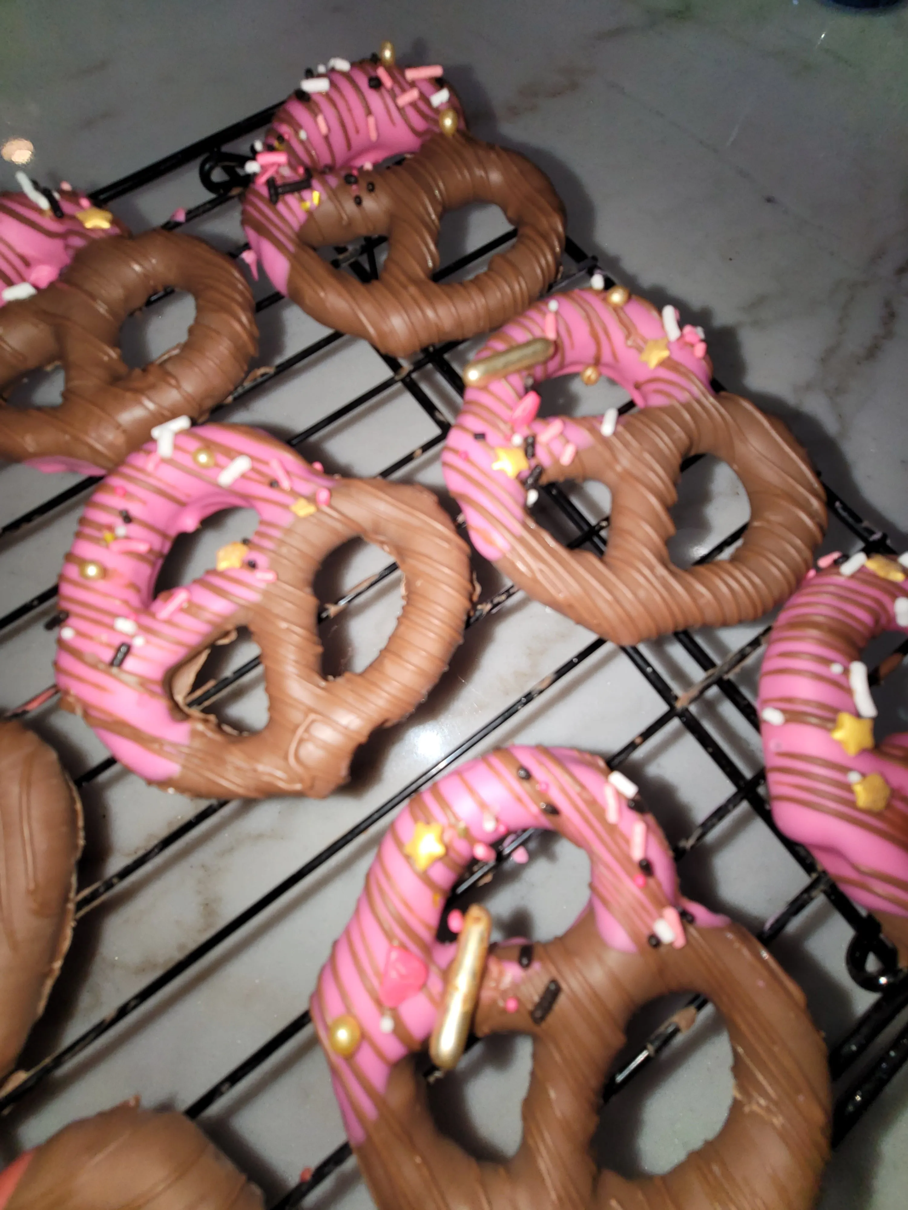 Pretzel - Chocolate Covered/Dipped (7pc)