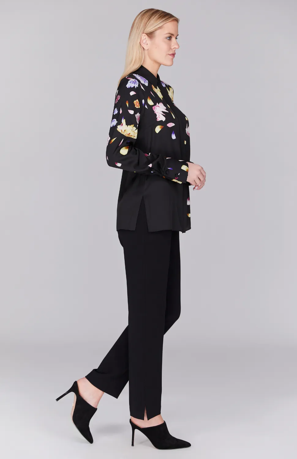 Scattered Blossom Collared Blouse w/ Relaxed Sleeve