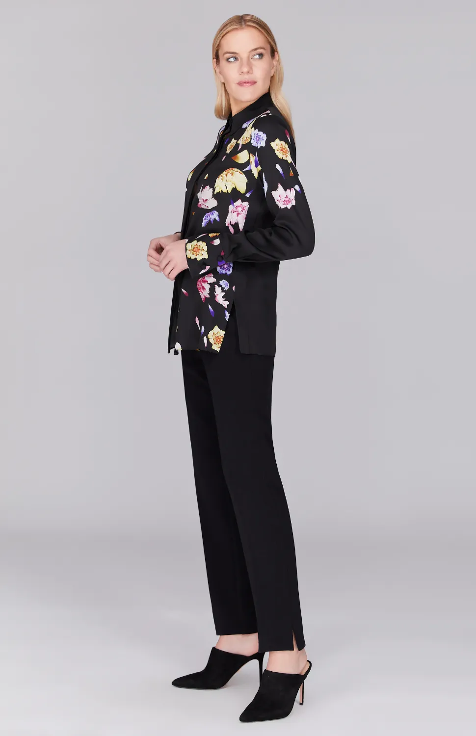 Scattered Blossom Collared Blouse w/ Relaxed Sleeve