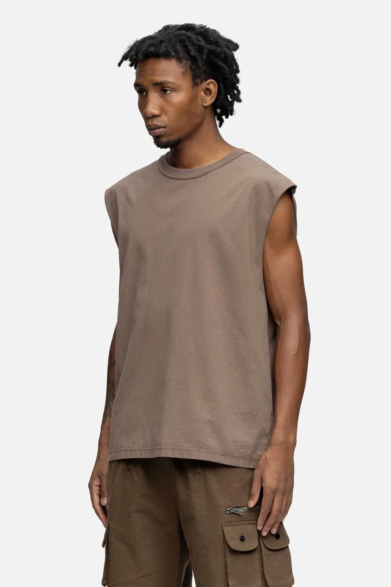 SLEEVELESS T-SHIRT MUD