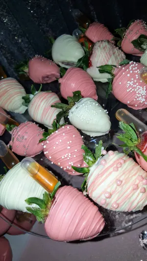Strawberries - Chocolate Covered/Dipped (Infused)