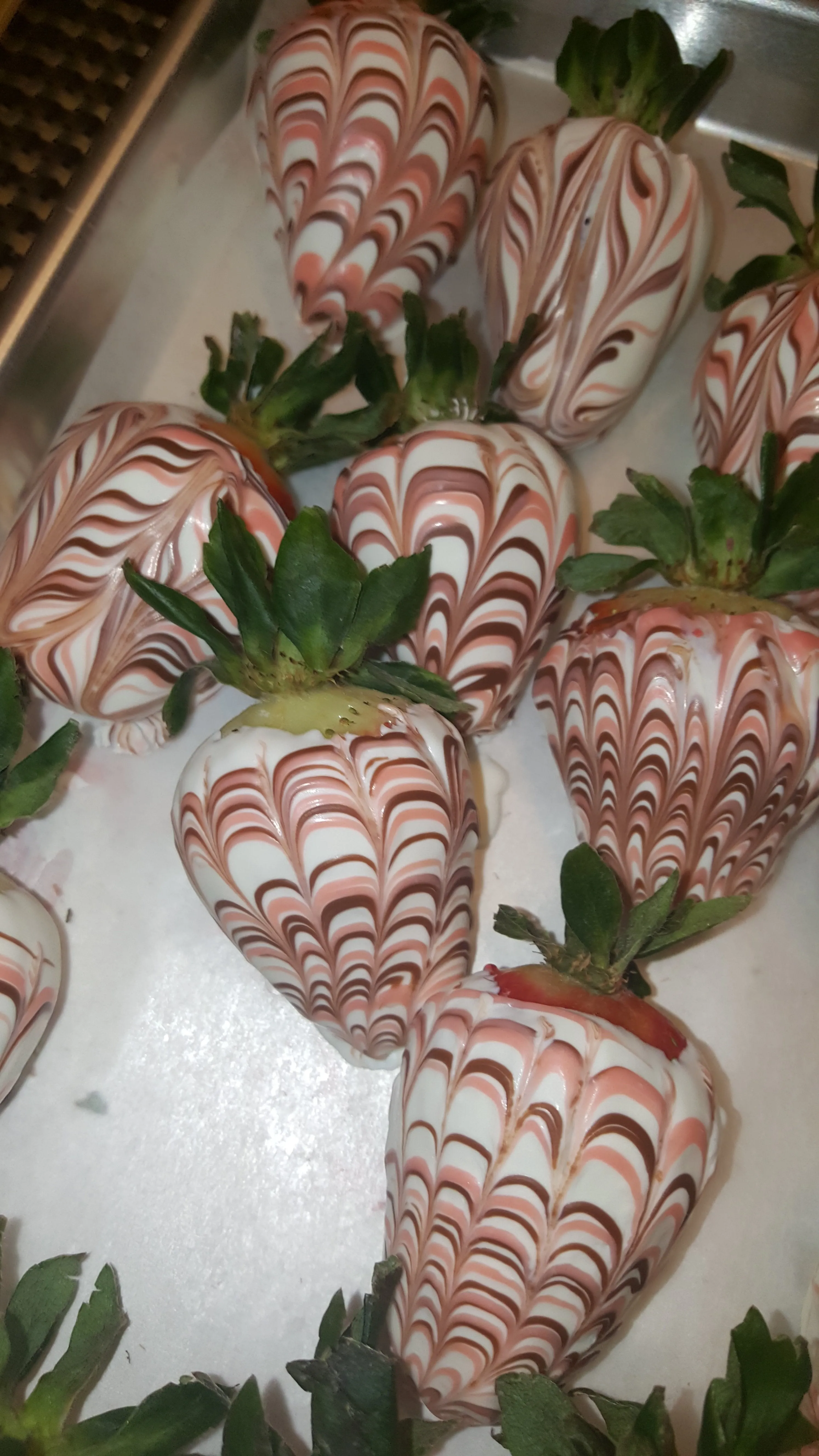 Strawberries - Chocolate Covered/Dipped (Marble)
