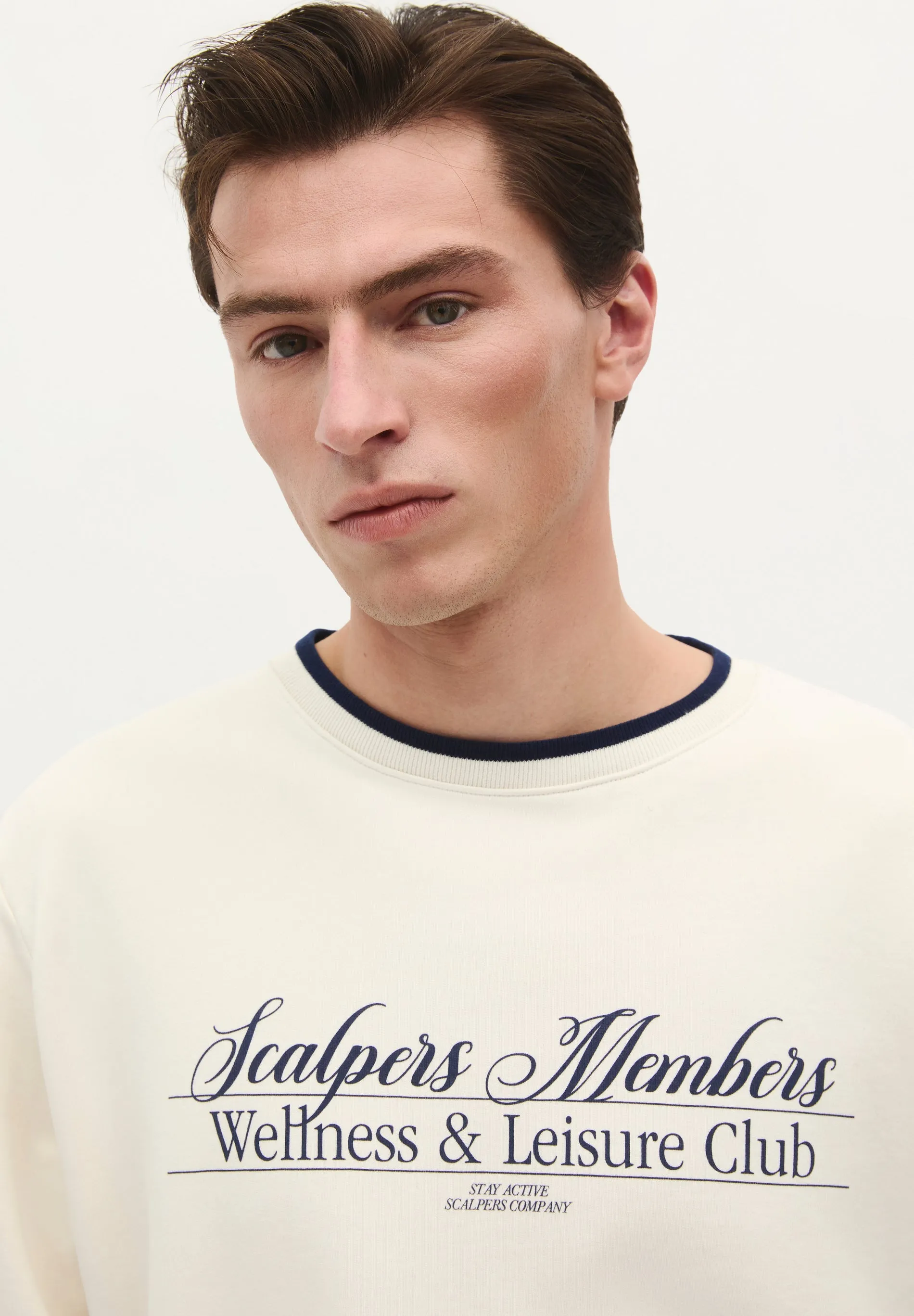 SWEATSHIRT COM GOLA EM CONTRASTE