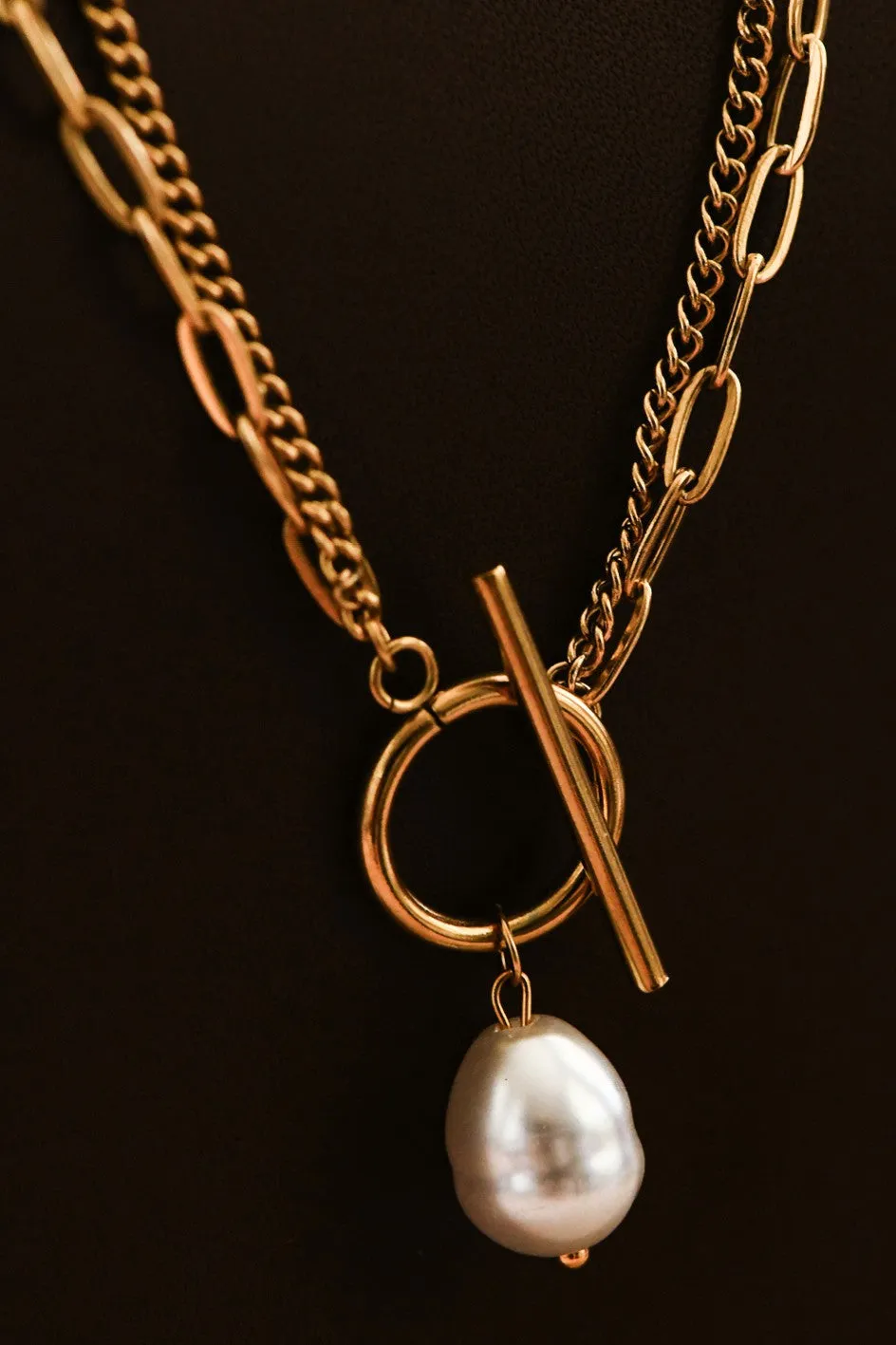 The Rochelle 18K Gold Plated Chain   Pearl Toggle Necklace