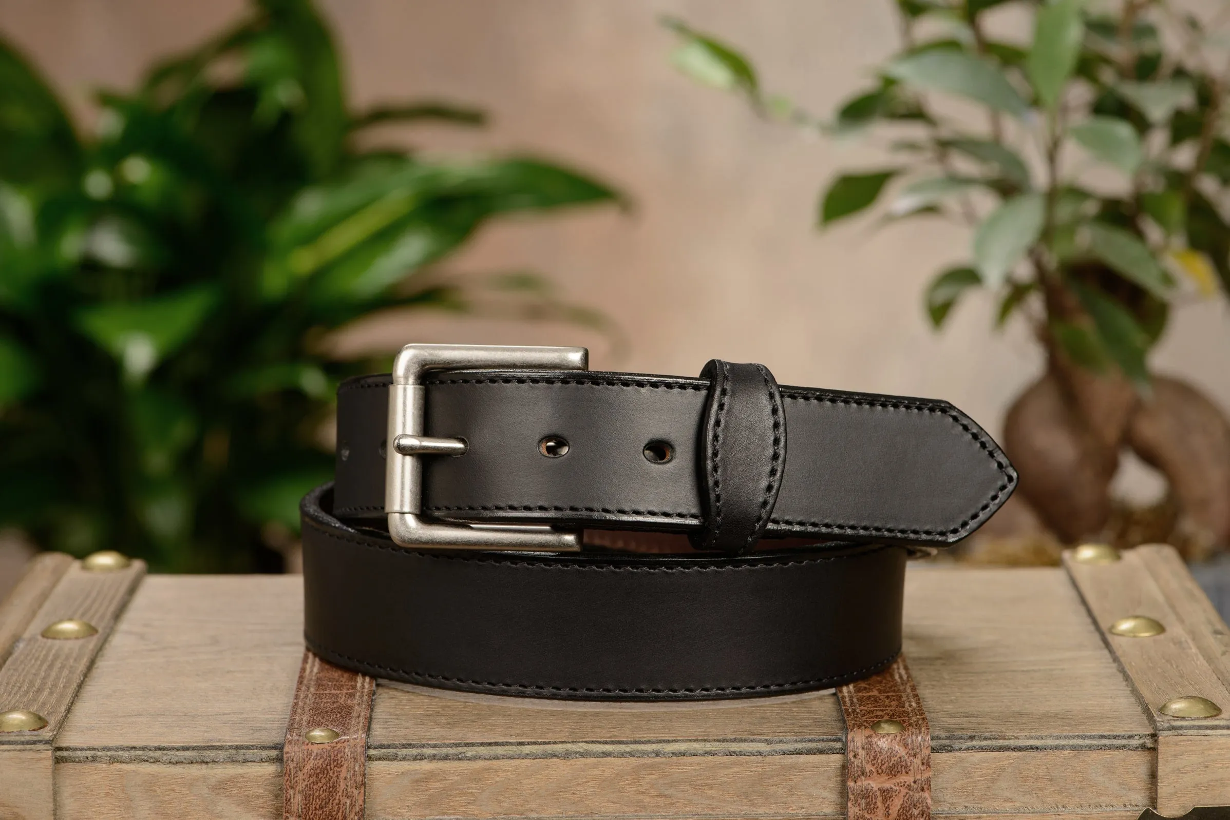 The Rockefeller: Black Stitched Oil Tanned With Scalloped Ends 1.50"