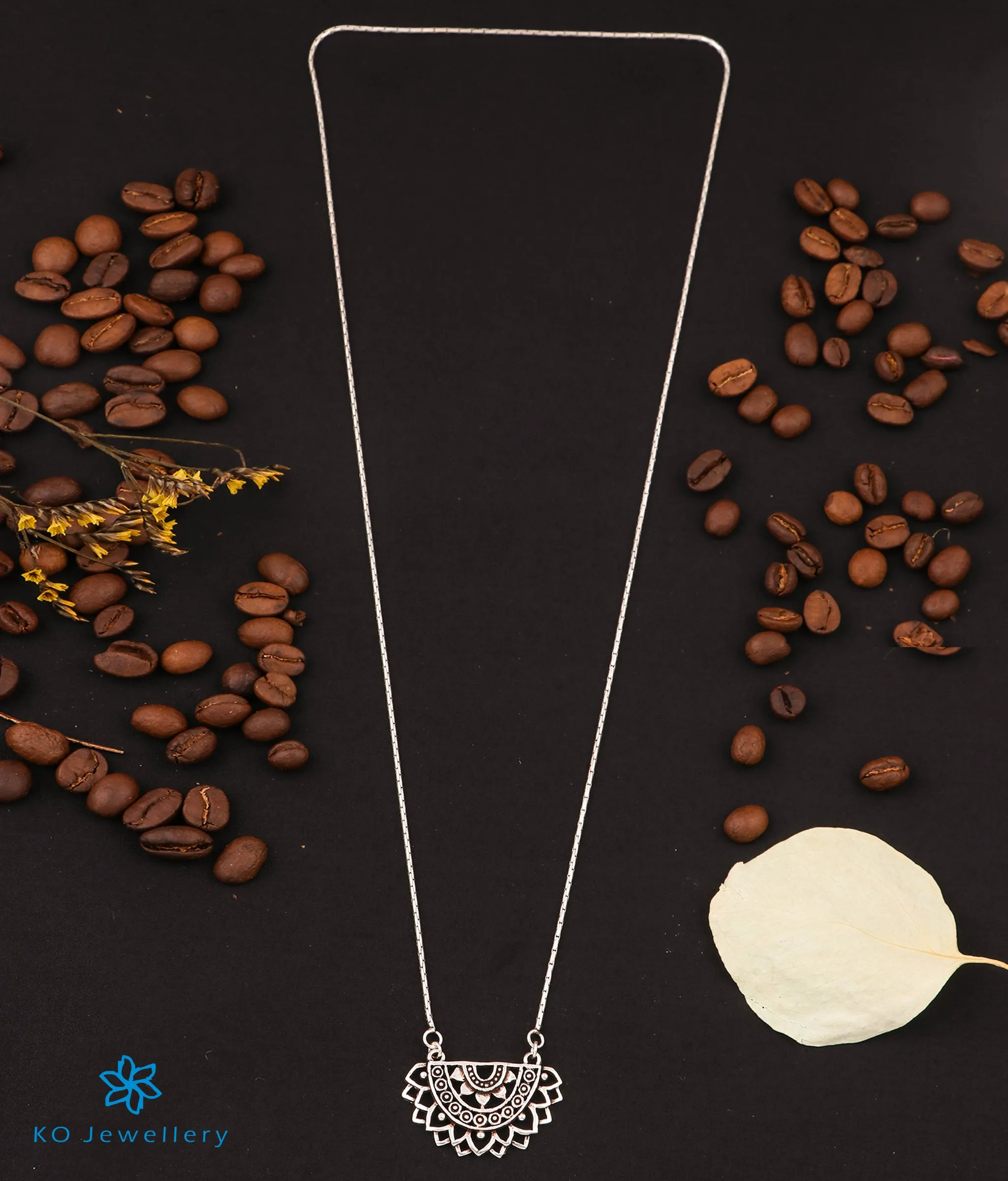 The Spring Silver Necklace