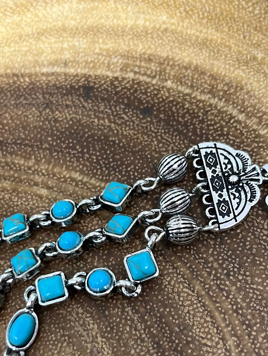 Vivid Fashion Linked Shapes 3 Strand Bracelet - Turuqoise