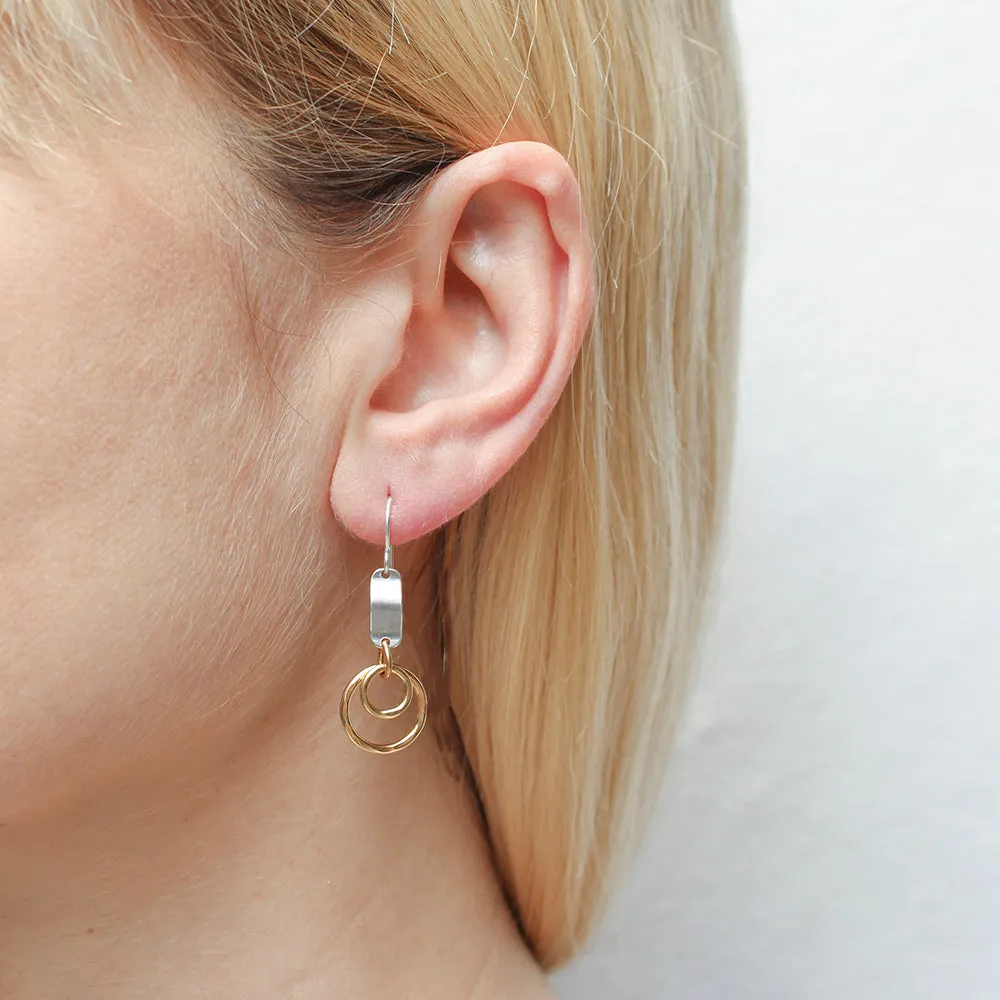 Wavy Oval with Rings Wire Earring