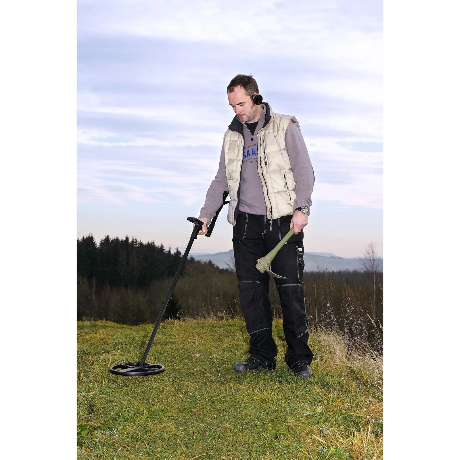 XP Deus Metal Detector w/ MI-4 Pinpointer, Headphone, Remote, X35 Coil & more